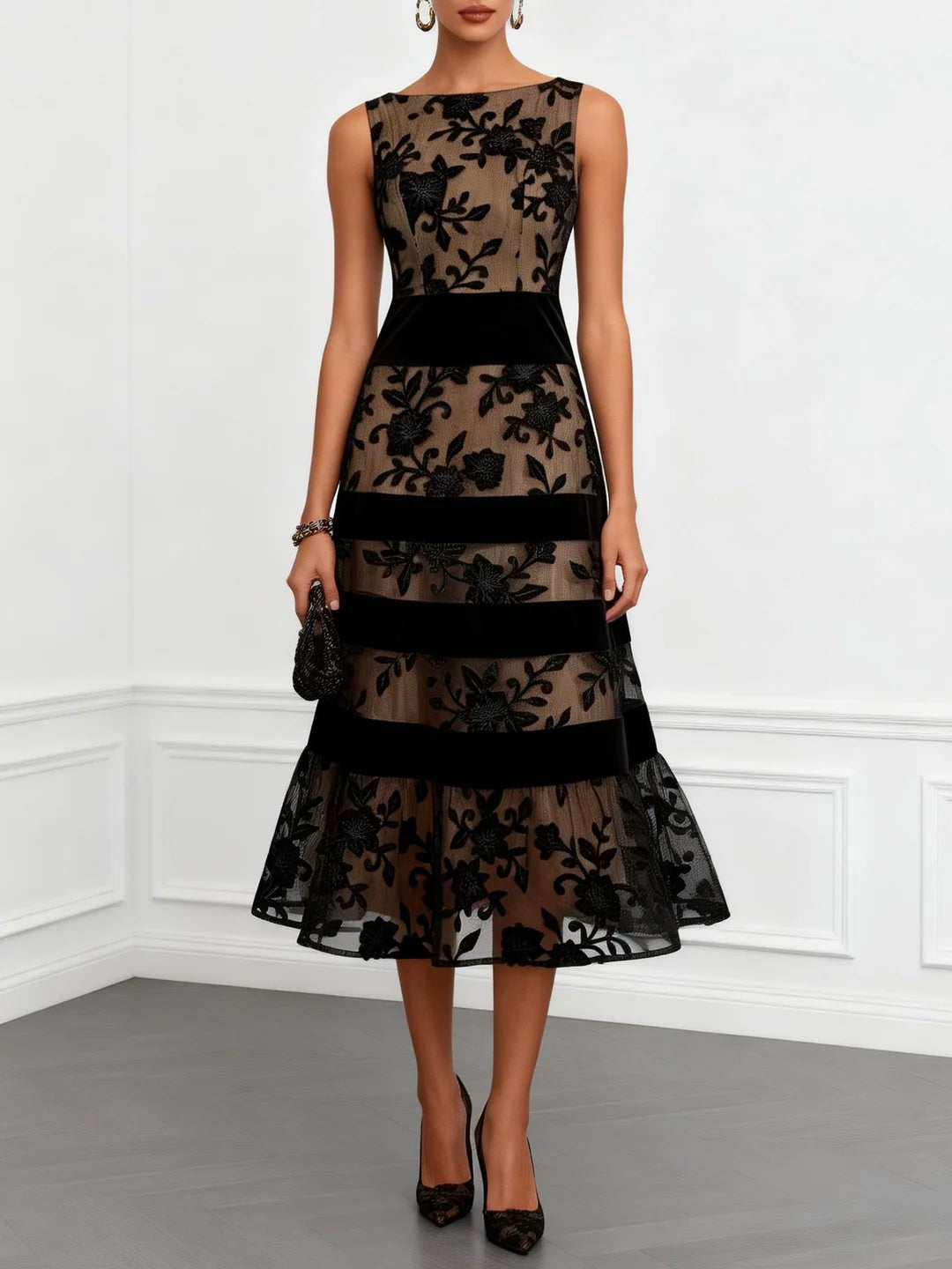 Abito Midi Nero Smanicato in Tulle Floreale con Linea ad A