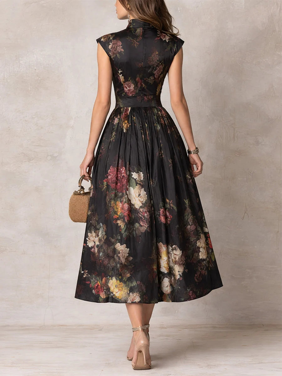 Abito Midi Nero in Raso Plissettato Floreale con Scollo a Goccia