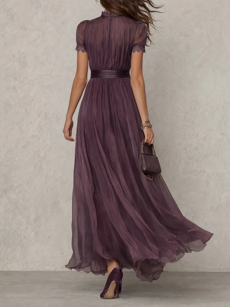 Abito Maxi Viola in Chiffon con Scollo a Goccia e Dettagli in Pizzo