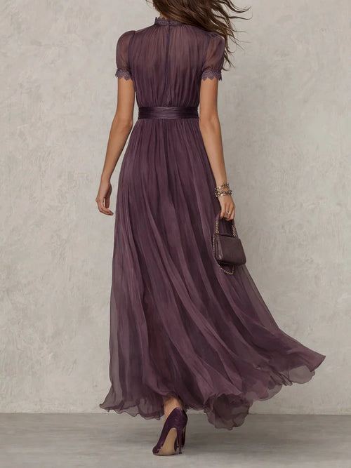 Abito Maxi Viola in Chiffon con Scollo a Goccia e Dettagli in Pizzo